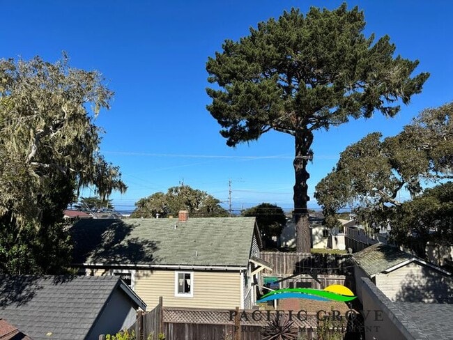 Building Photo - Delightful 3-Bedroom, 2 bath home in Pacific Grove