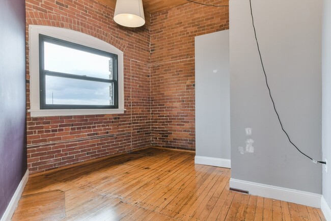 Building Photo - 244 Brighton Ave