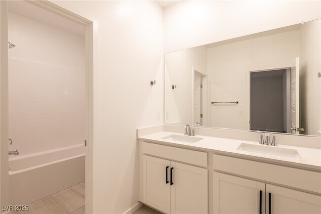 Building Photo - 494 Francesca Crst St