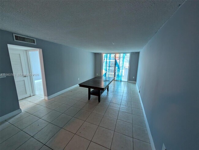 Building Photo - 1800 Sans Souci Blvd