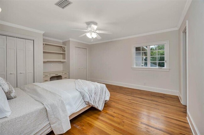 Building Photo - 210 Settlers Rd