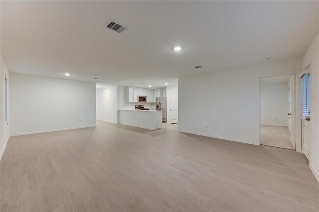 Building Photo - 1610 Birch Wood Dr