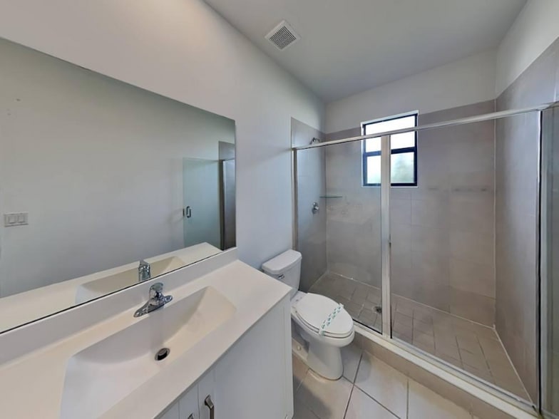 Building Photo - 3454 W 110th St