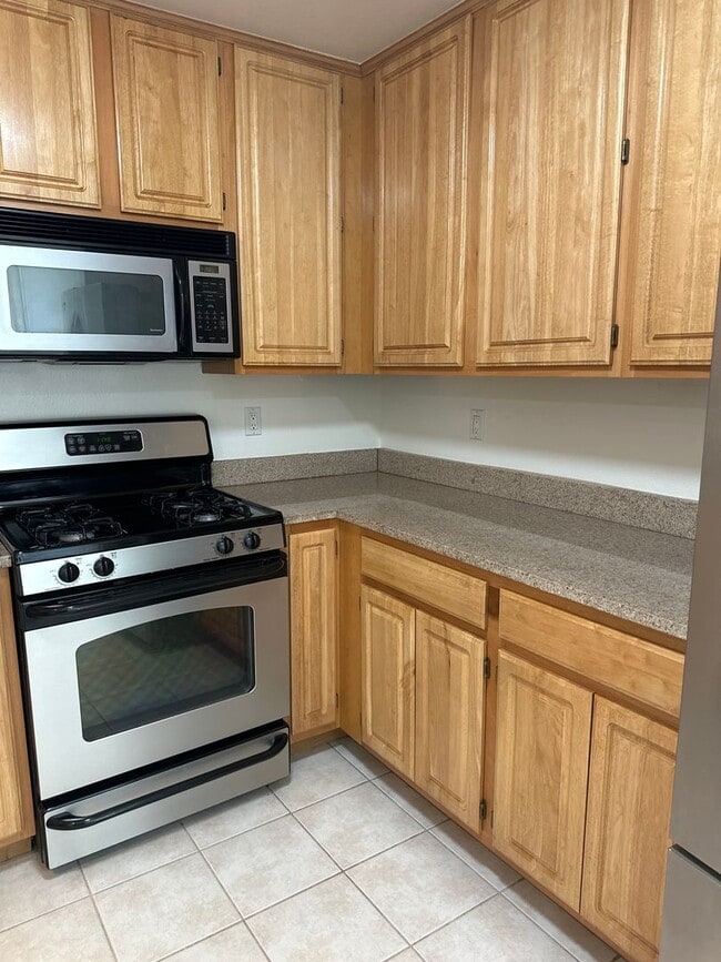 Building Photo - 1 Bedroom ground floor at Tanamera