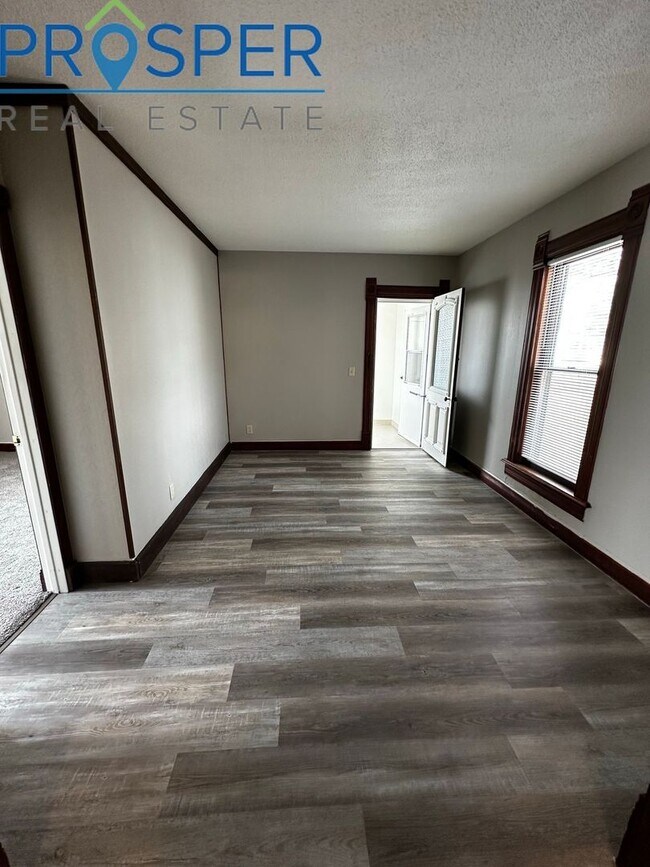 Building Photo - WO647X