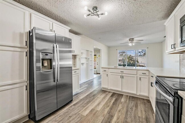 Building Photo - 2220 W Ohio Ave