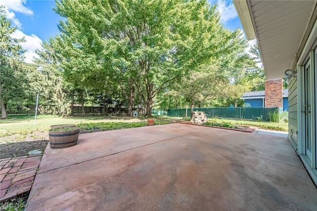 Building Photo - 1682 Mendelssohn Dr