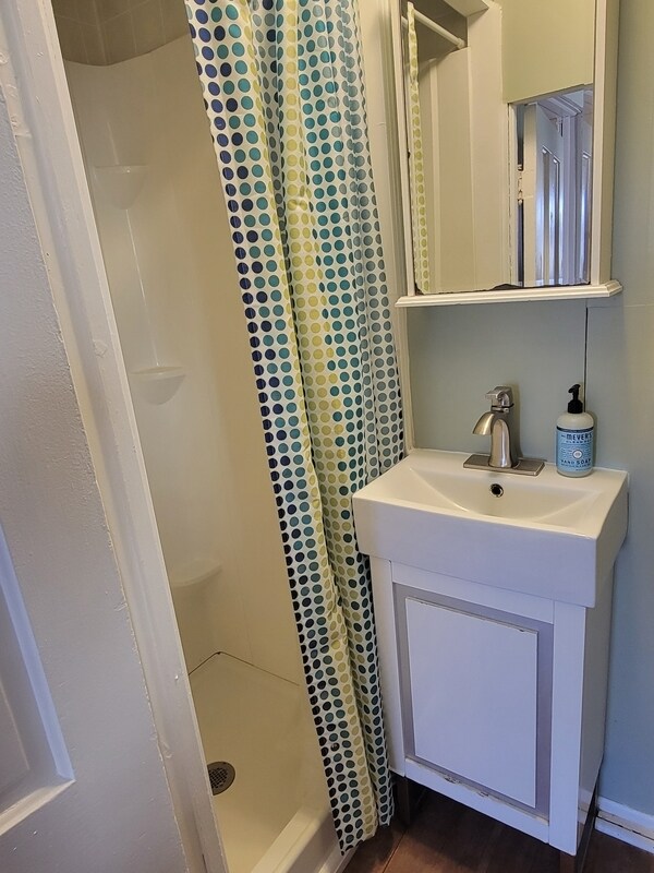 Building Photo - 54 Birch Ave S