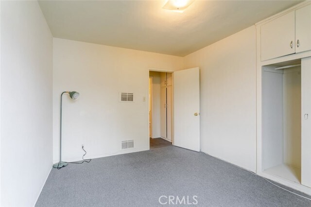 Building Photo - 1600 W Glenoaks Blvd