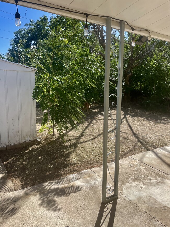 Building Photo - 1120 N Justice Dr