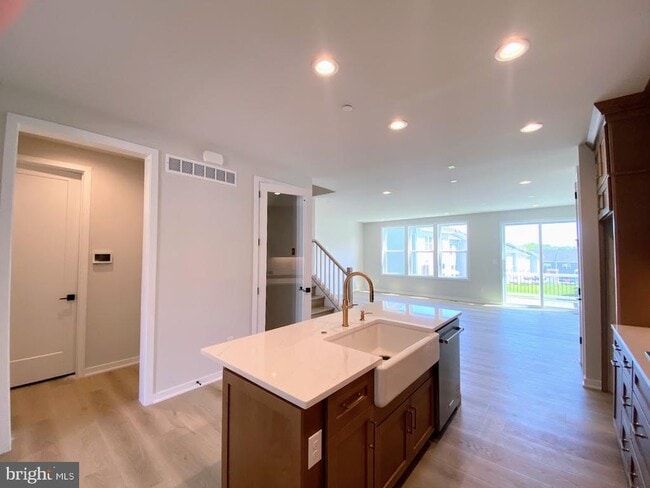 Building Photo - 408 HARTNUP St