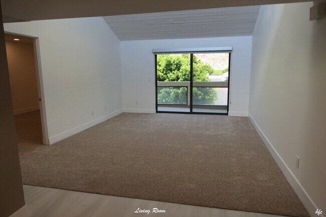 Building Photo - 255 E Avenida Granada