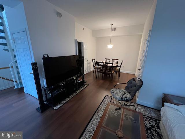 Primary Photo - 2151 Jamieson Ave