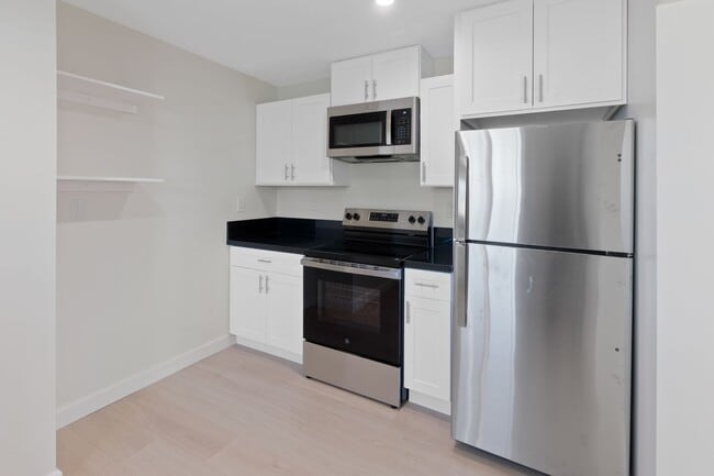 Building Photo - 7916 Etiwanda Ave