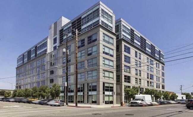 Building Photo - 428 Alice St
