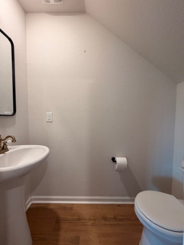 Building Photo - 925 Turkey Berry Ln