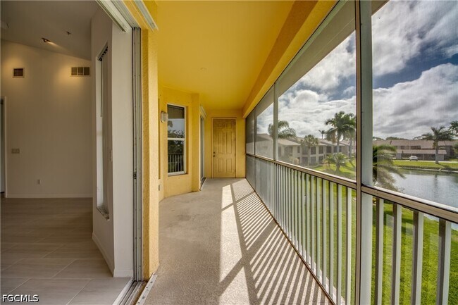 Building Photo - 15250 Riverbend Blvd