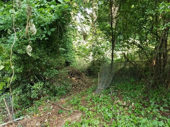 Building Photo - 817 Gertrude Pl NW