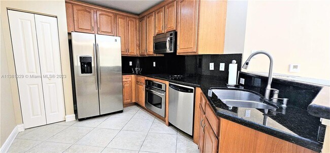 Building Photo - 16102 Emerald Estates Dr