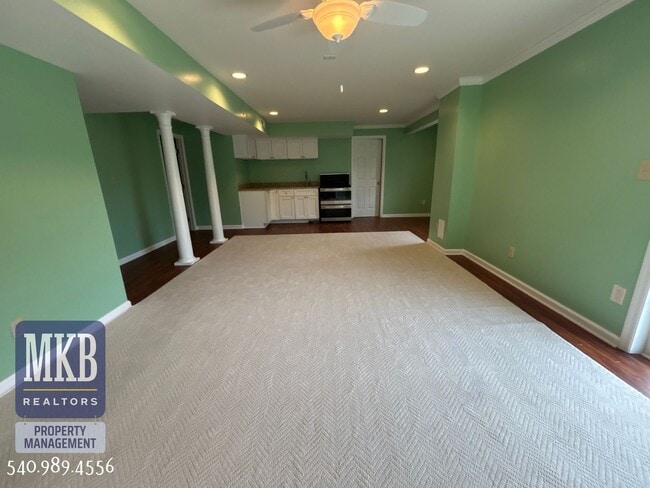 Building Photo - 6423 Westshire Ct