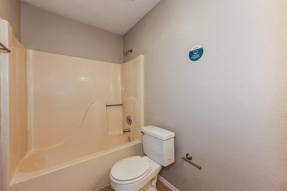 Building Photo - 704 Stonebrooke Dr