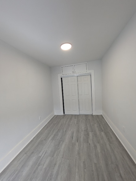 Building Photo - 307 W Centre St