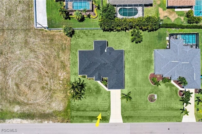 Building Photo - 2004 SW 30th St