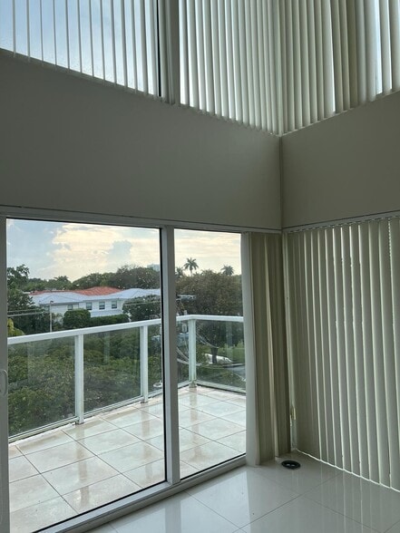 Building Photo - 1650 Brickell Ave