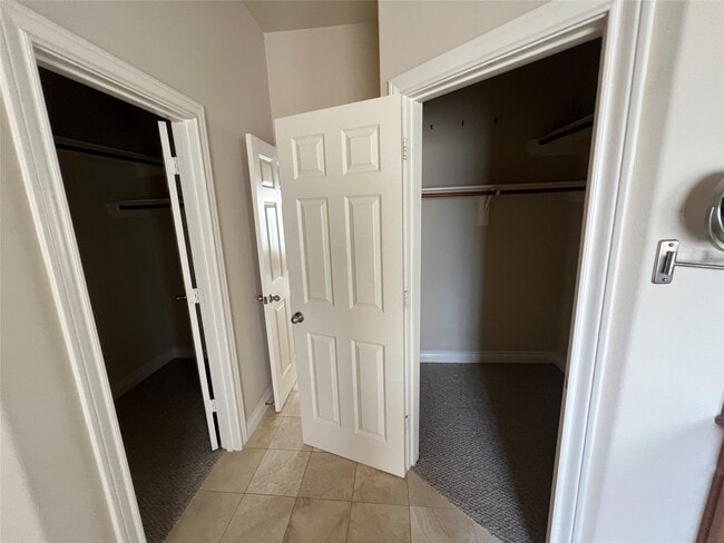 Building Photo - 5940 Kansas St