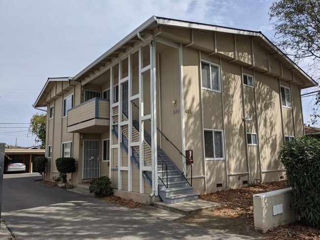 Building Photo - 498 Doyle Rd