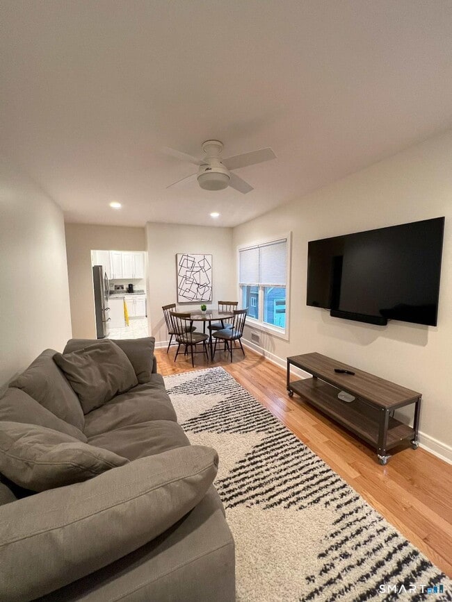 Building Photo - 16 Wilton Ave