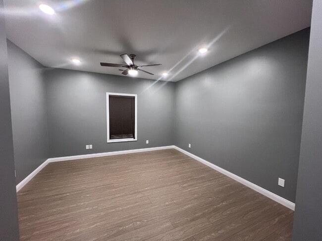 Building Photo - 235 Guthrie Dr