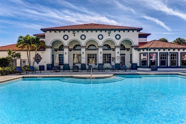 Building Photo - ** FAIRWAY PRESERVE ** 3 BED / 2 BATH CONDO - PET OK! - NORTH NAPLES - ANNUAL RENTAL