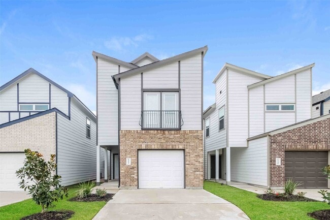 Primary Photo - 15252 Estrella Rd E