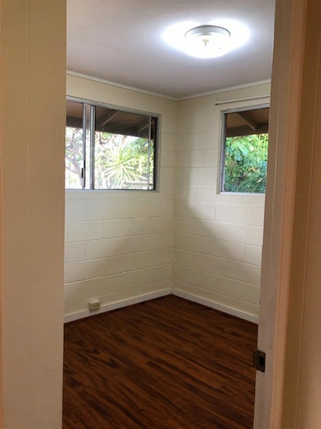 Building Photo - 605 Kaimana St