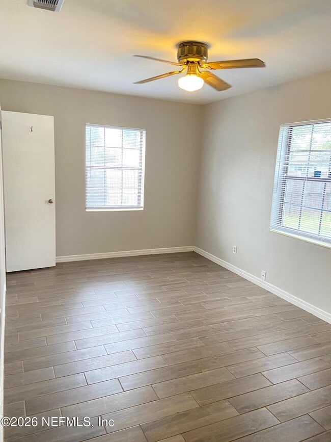 Building Photo - 8929 MacArthur Ct S