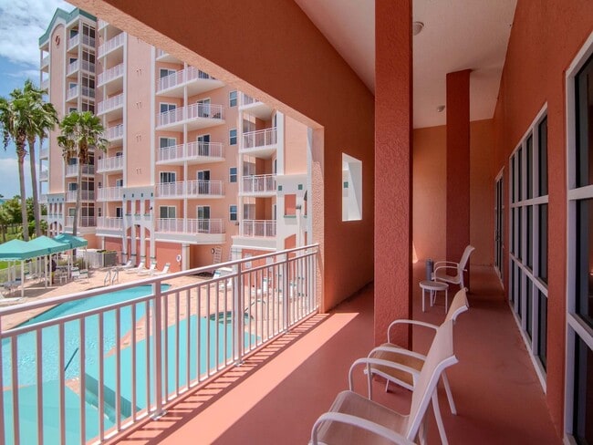 Building Photo - Waterfront Penthouse Living – Luxury 3 Bedroom / 2 Bath Condo on the Water