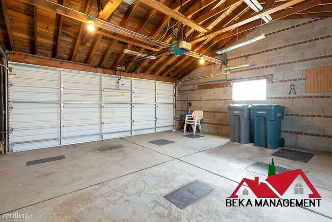 Building Photo - 3 br, 1.5 bath House - 22600 Outer Dr
