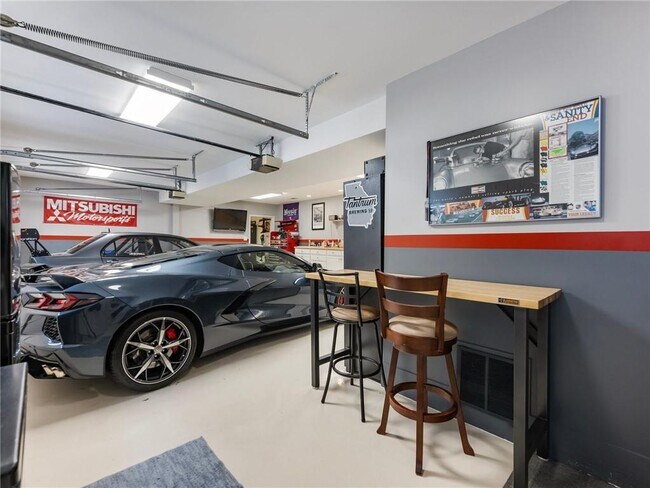 Building Photo - 3965 Hamilton View Way NE