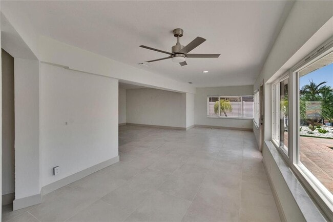 Building Photo - 1492 Sea Gull Dr S