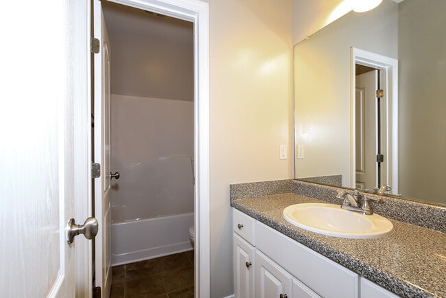 Building Photo - Lovely 4 Bedroom Home in Grovetown, GA