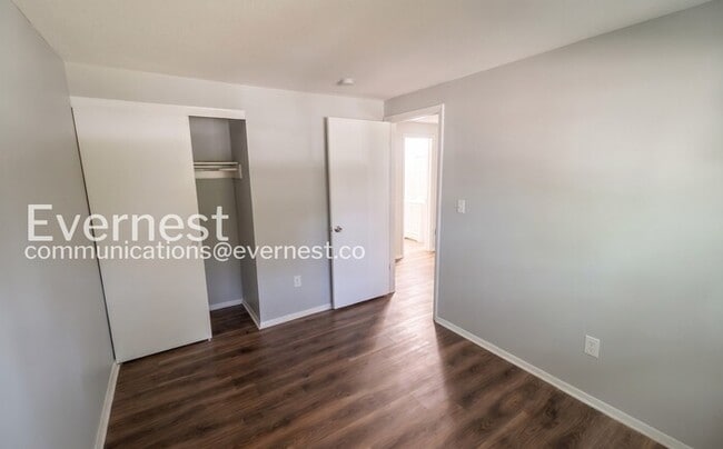 Building Photo - 5042 Bentler Dr