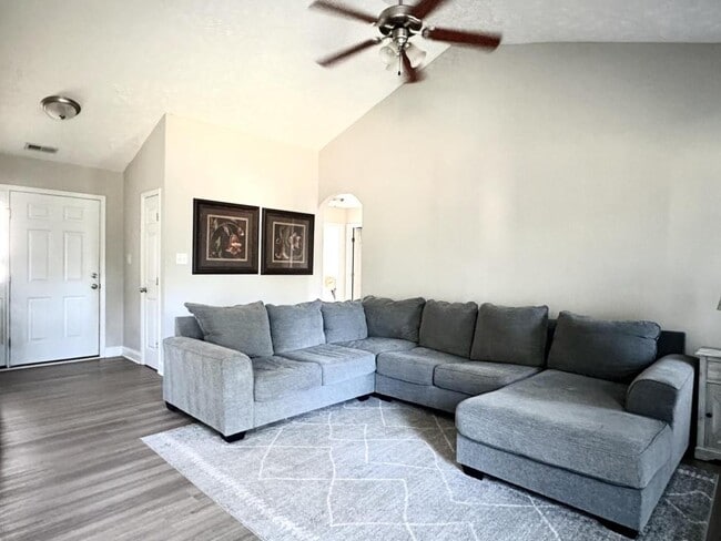 Building Photo - 591 Copper Creek Dr