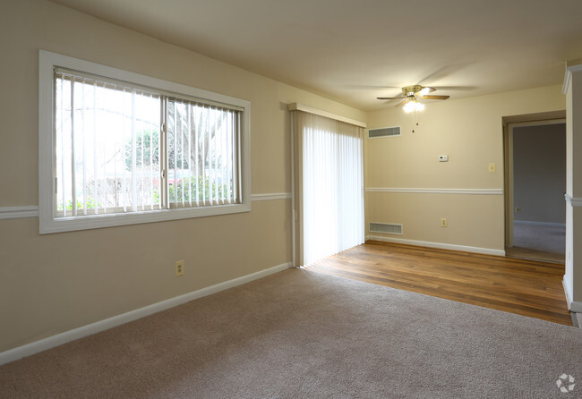 Interior Photo - Laurel Park & Laurelton Court