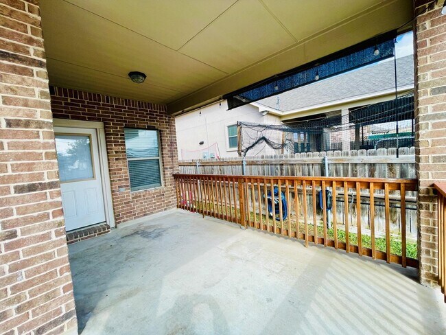 Building Photo - 107 Tranquilo Dr