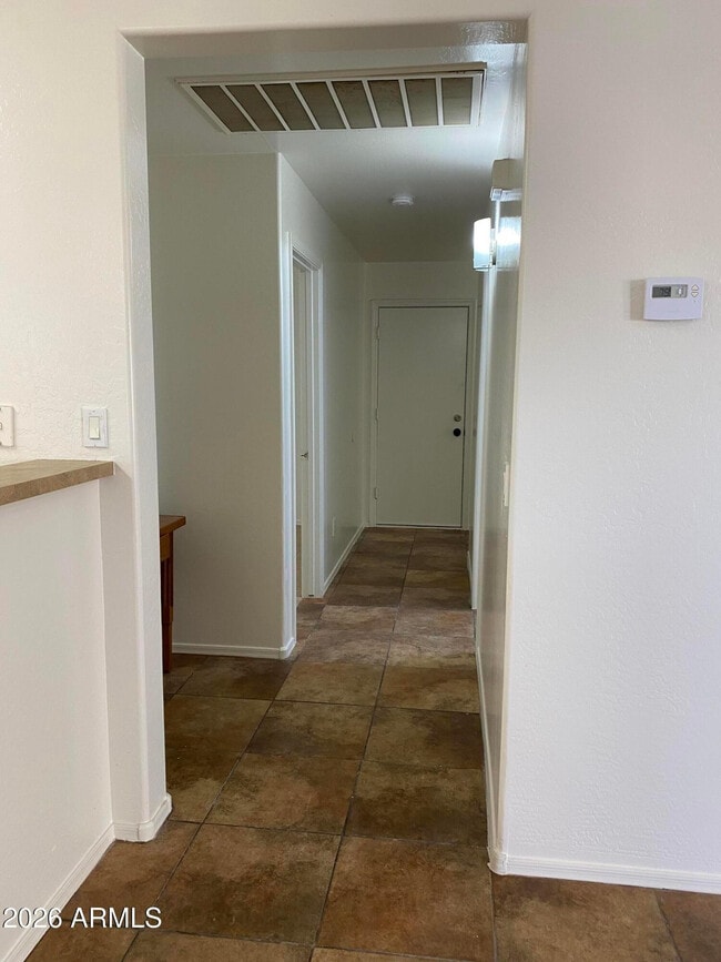 Building Photo - 24035 N Desert Dr