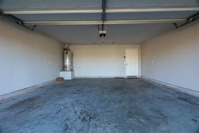 Building Photo - 15054 Paddock Point Ln