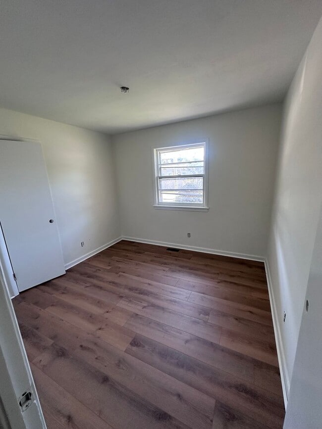 Building Photo - House for Rent