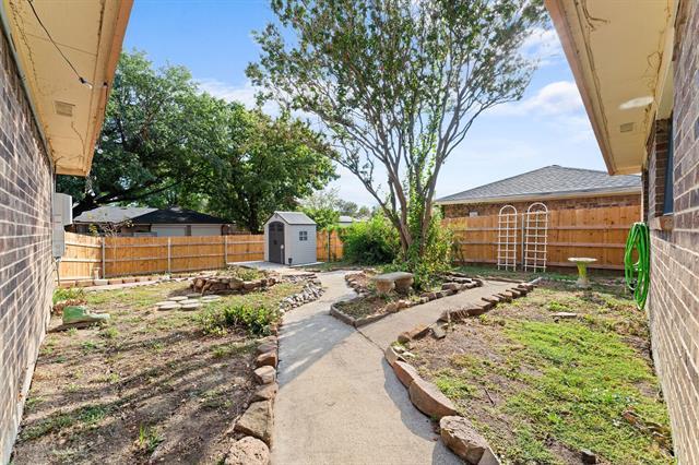 Building Photo - 626 Brittany Dr