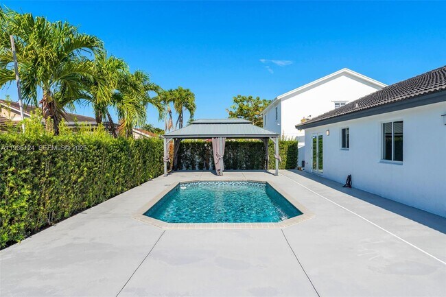 Building Photo - 15042 SW 149th Ct